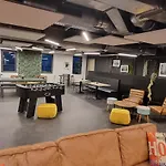 Hi Brussels South Airport Albergue *