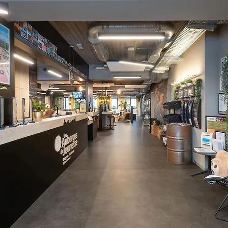 Hostel Hi Brussels South Airport *