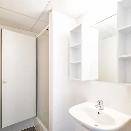 Hostel Hi Brussels South Airport *