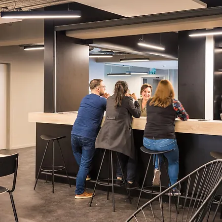 Hostel Hi Brussels South Airport