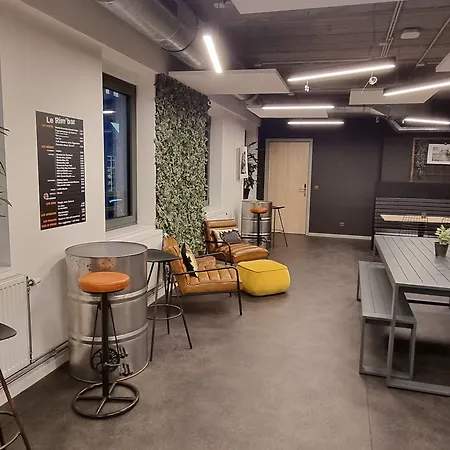 Hi Brussels South Airport Hostel *