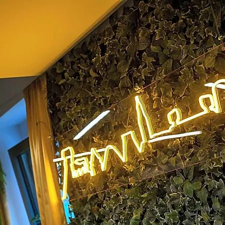 Hi Brussels South Airport Hostel Σαρλρουά