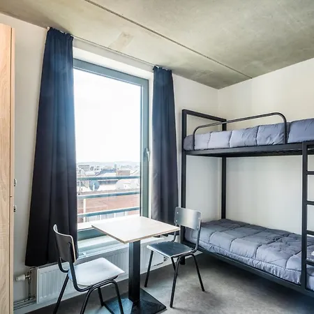 Hostel Hi Brussels South Airport *