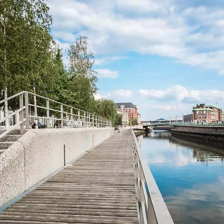 Hostel Hi Brussels South Airport