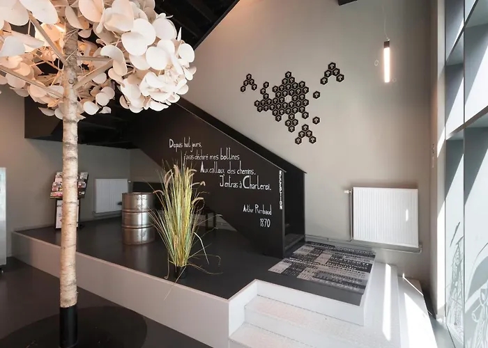 Hi Brussels South Airport * Charleroi