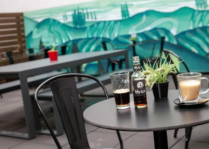 Albergue Hi Brussels South Airport *