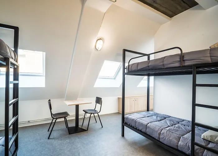 Hi Brussels South Airport * Charleroi