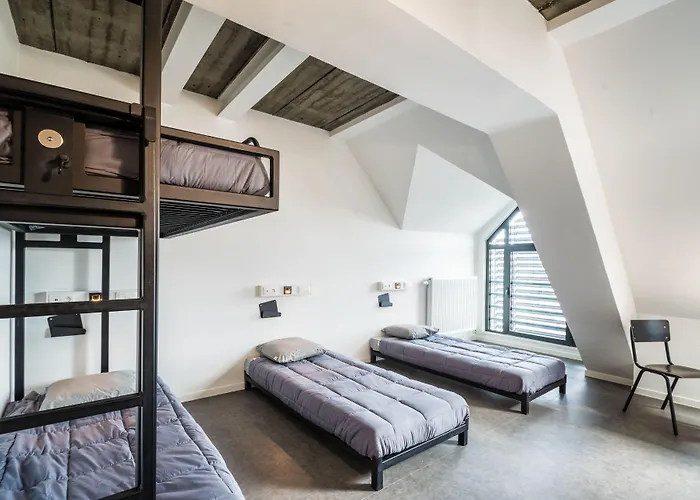 Hi Brussels South Airport *