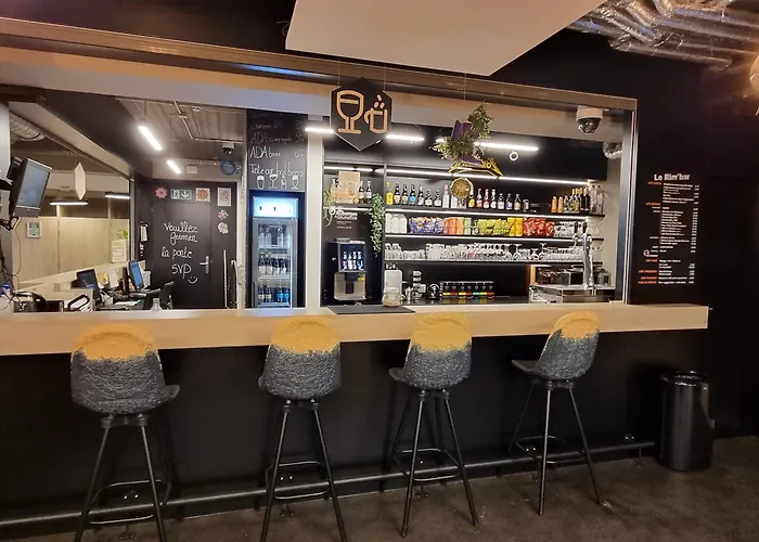 Hi Brussels South Airport Hostel *