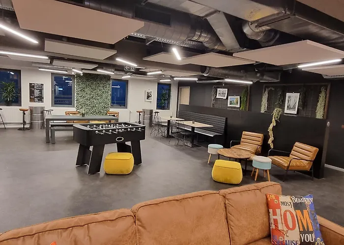 Hi Brussels South Airport Hostel *