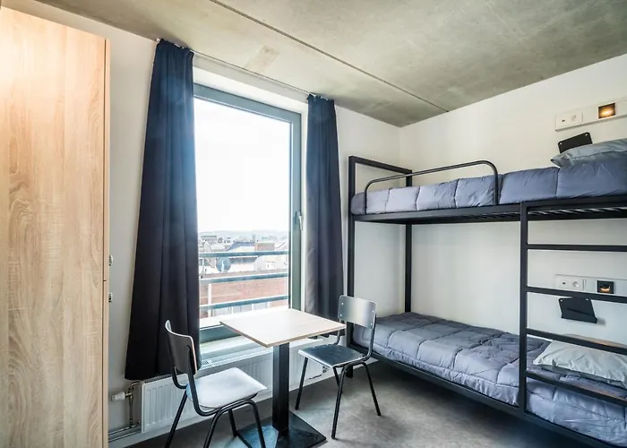 Hostel Hi Brussels South Airport *